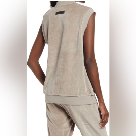 Fear of God Essentials sleeveless velour polo - Picture 2 of 9